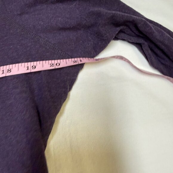 Carhartt V-Neck Long Sleeve Tee Women’s Large Purple Beaded Logo EUC - Picture 10 of 11